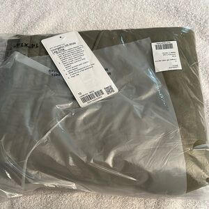 Loungeful HR Wide Crop NWT